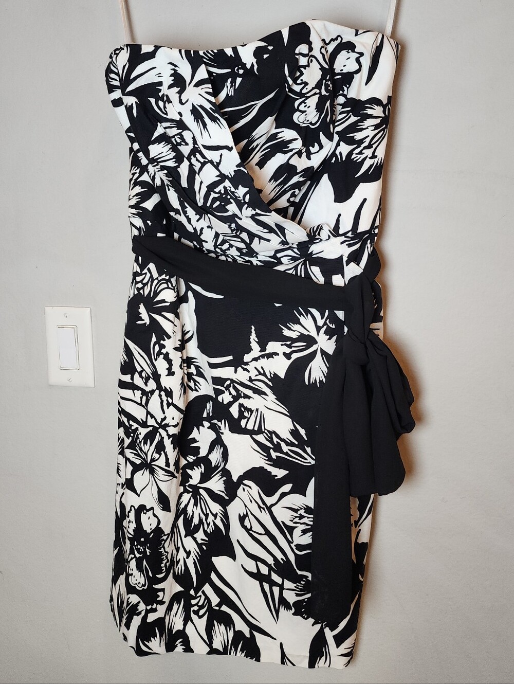 WHBM Strapless Sheath Dress Pockets Black White Floral Waist Sash Size 14